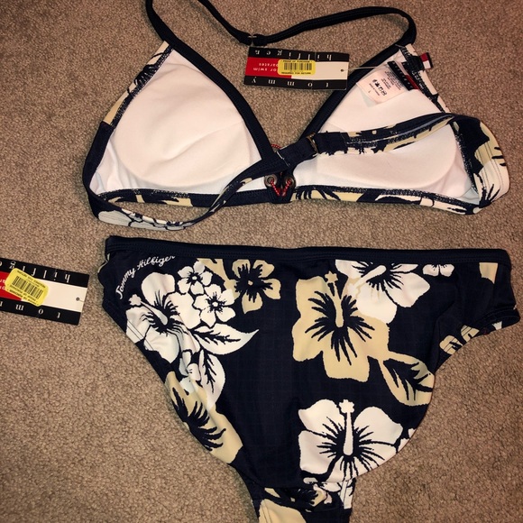 ✨Tommy Hilfiger Swimsuit✨ - Picture 4 of 4